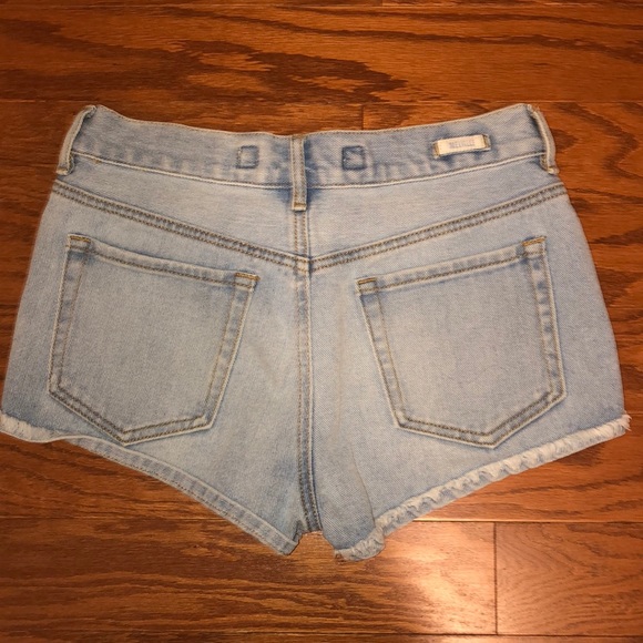 Brandy Melville Jean shorts - Picture 4 of 4